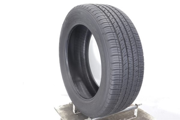 Goodyear Assurance ComforTred Touring 215/55R17 (94V) 10/32