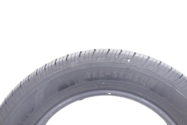 Goodyear Reliant All-Season 235/55R17 good 99H All-Season Tire