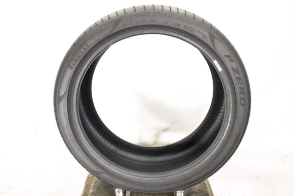 Pirelli PZero (RSC) Run Flat PZ4 275/35R20 (102Y) 8/32 - Image 2
